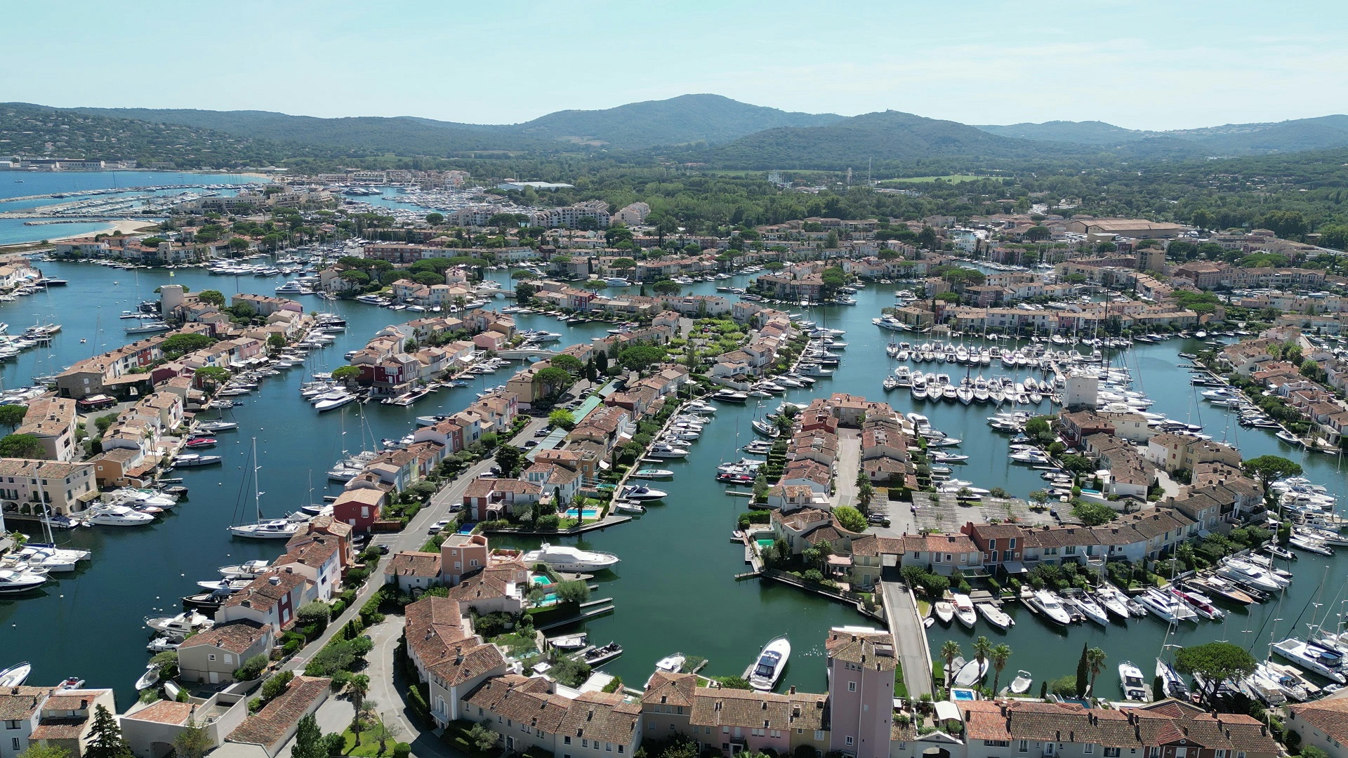Blog - Port Grimaud - 1920x1080 - unsplash